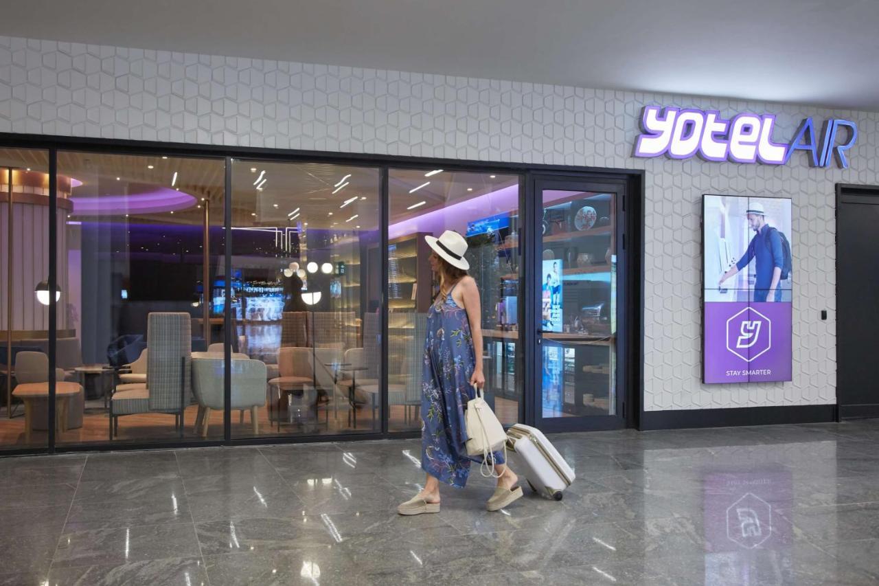 Yotelair Istanbul Airport, Duty Free - International Transit Area Exterior foto